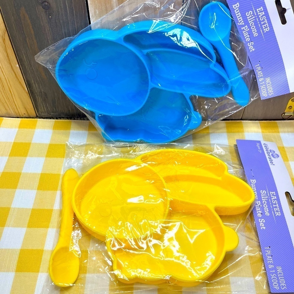 2 Silicone bunny food trays and matching spoons